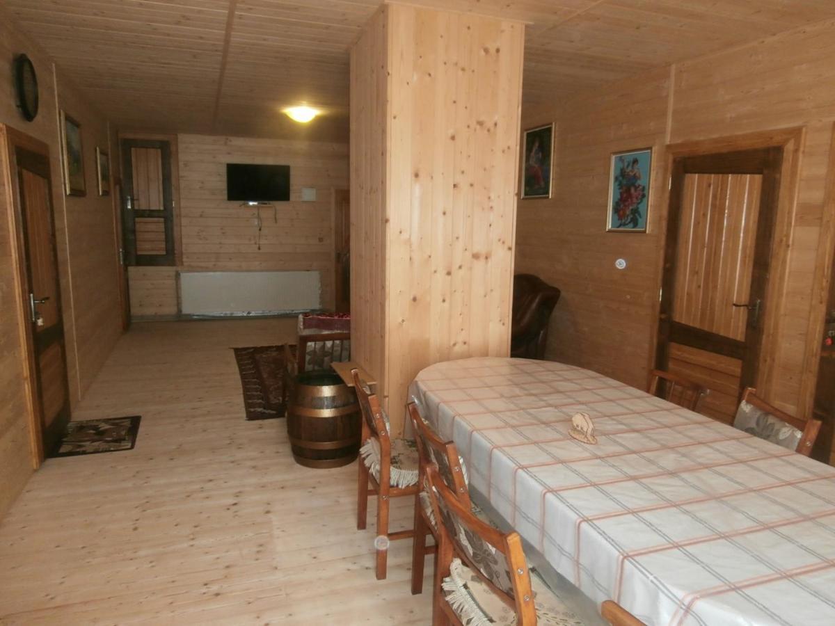 Karpatskiy Domik Izki Exteriör bild