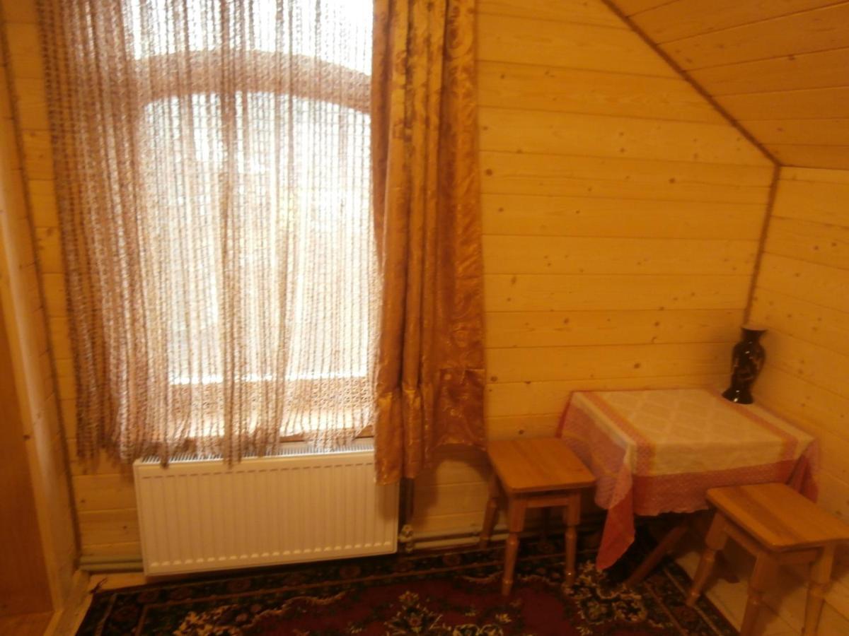 Karpatskiy Domik Izki Exteriör bild